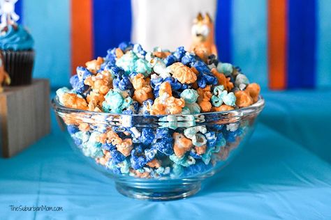 Outside Party Snacks, Bluey Theme Party Snacks, Bluey Birthday Jello, Snacks For Bluey Party, Bluey Birthday Party Pizza, Bluey Themed Birthday Snacks, Bluey Birthday Cakepops, 1st Birthday Party Bluey, Bluey Birthday Party Simple