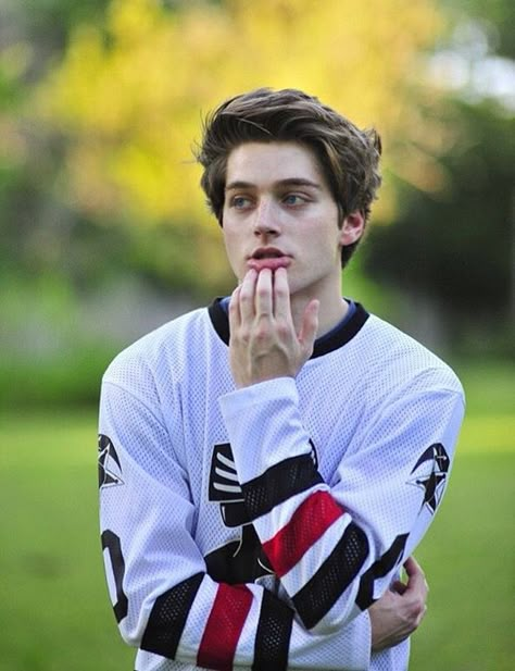 Froy Gutierrez, Between Two Worlds, 웃긴 사진, Tumblr Boys, Teenage Boys, Poses For Men, Teen Wolf, Male Models, Character Inspiration