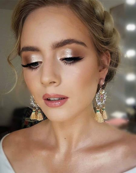 10 Bridal Makeup Ideas and Top Tips for Going DIY – Clear Wedding Invites Bridal Makeup For Blue Eyes, Simple Wedding Makeup, Wedding Eyes, Wedding Makeup Bride, Wedding Eye Makeup, Wedding Makeup Ideas, Glam Wedding Makeup, Bridesmaid Hair Makeup, Makeup Logo