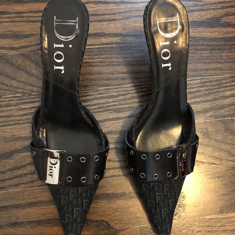 Dior Pointed Heels, Vintage Dior Kitten Heels, Dior Heels Vintage, Vintage Mules Heels, Vintage Pointy Heels, Vintage Dior Mules, Vintage Dior Shoes, Vintage Designer Shoes, Vintage Heels Aesthetic