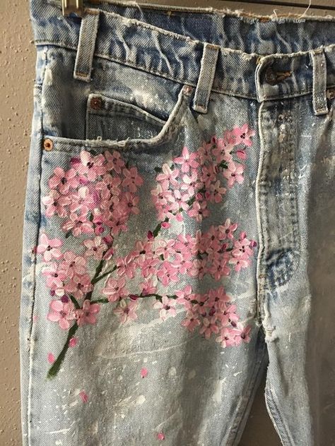 71a58e8cb75904f24cde464161c3e766desc52936545ri Hand Painted Jeans, Vestiti In Jeans, Painted Clothes Diy, Diy Jeans, Jun 2023, Denim Art, Diy Vetement, Custom Jeans, Making Stuff