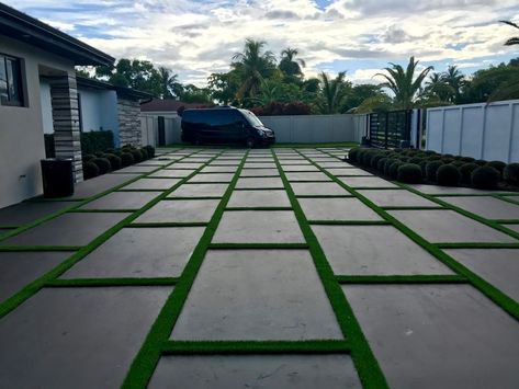 Artificial Grass Installation Project Ideas | Miami Artificial Lawns Mulch Backyard, Front Yard Driveway, Patio Playground, Turf Paver, Artificial Turf Backyard, Artificial Turf Landscaping, Cement Driveway, Ground Trampoline, Artificial Grass Backyard