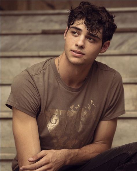 Noah on Instagram: “The immaculate attention you give to surfaces under those rocks that most of us just skip across the lakes of our viewer’s minds without a…” Klance Au, Noah Centineo, Actors Male, The Perfect Guy, Famous Men, Theatre Kid, Attractive Guys, Hot Actors, Film Serie