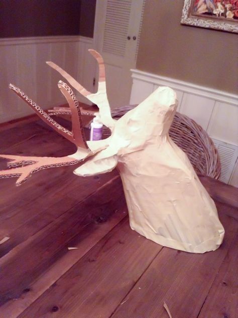 Paper Mache Deer Head, Diy Paper Mache, Paper Mache Projects, Paper Mache Animals, Folding Origami, Paper Mache Art, Paper Mache Crafts, Papel Mache, Deer Head