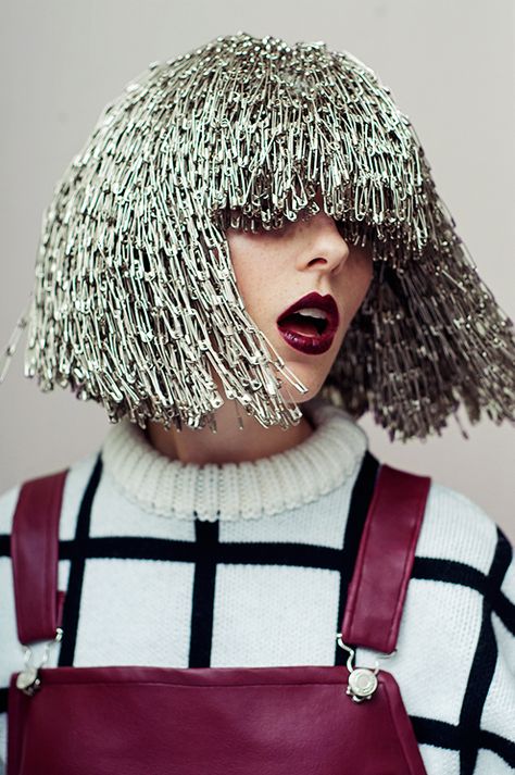 Κούρεμα Bob, Editorial Hair, Photographie Portrait Inspiration, Fishtail Braid, Trendy Hair Color, Futuristic Fashion, Recycled Fashion, Wig Making, Grunge Hair