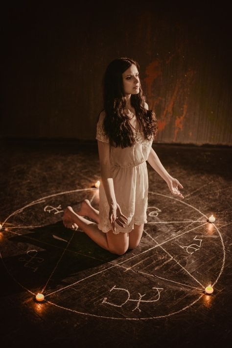 Ritual Aesthetic, Magic Rings, White Magic Spells, Traditional Healer, Bring Back Lost Lover, Spell Casting, Occult Art, Spell Caster, Demon Art