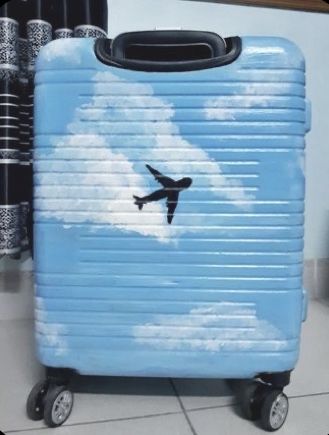 DIY luggage painting ideas travel arts and crafts fun Suitcase Painting, Luggage Painting, Painted Suitcase, Diy Luggage, Personalized Luggage, Aesthetic Painting, Travel In Style, Fall Wallpaper, Packing Tips