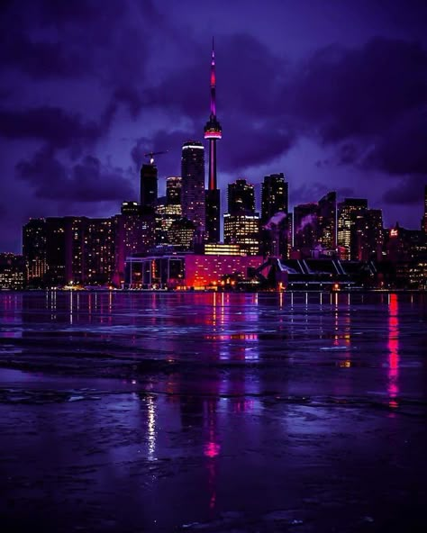 Cityscape Night Photography, Cities At Night Aesthetic, Night Aesthetic Toronto, Toronto City Aesthetic, Toronto Night Aesthetic, Night Time City Aesthetic, Canada At Night, Toronto At Night, Night City Skyline