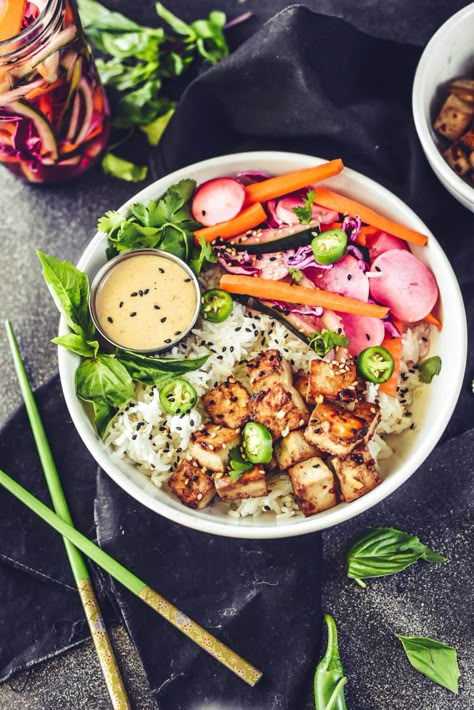 Bahn Mi Bowl, Vietnamese Bahn Mi, Lunches To Go, Prep Dinners, Bahn Mi, Plantbased Recipes, Marinated Tofu, Power Bowls, Dinner Meal Prep