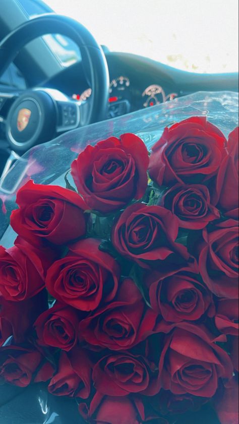 Bouquet, bouquet of roses , fast car, Porsche , date, date night, date night idea Roses Date Night, Date Night Flowers, Dates Ideas, A Love Language, Amor Fati, Bouquet Of Roses, Night Flowers, Flower Therapy, Love Language