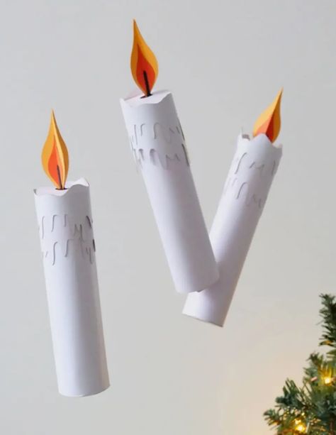 Learn how to make your very own Great Hall-style floating candles with Paperboyo | Wizarding World Paper Candles Diy, Hogwarts Christmas Decorations Diy, Harry Potter Decoration Ideas, Harry Potter Display Ideas, Hogwarts Halloween Decorations, Harry Potter Floating Candles Diy, Harry Potter Party Decorations Diy, Diy Harry Potter Decor, Hogwarts Decorations