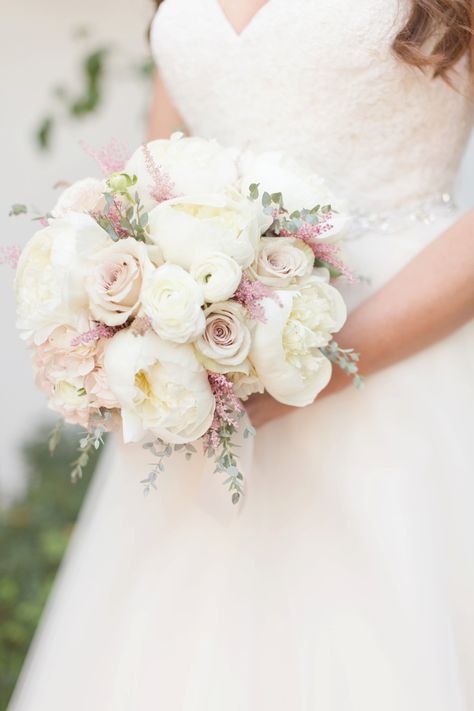 Blush And Ivory Wedding Centerpieces, Bride Bouquets White, Bridal Bouquet Styles, Mauve Flowers, Paradise Valley Arizona, Navy And Blush, Jordan Photography, Diy Bridal Bouquet, Blue Suits