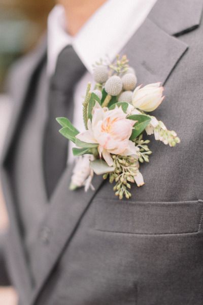 Dapper boutonniere: http://www.stylemepretty.com/iowa-weddings/2015/04/03/whimsical-countryside-wedding/ | Photography: Aly Caroll - http://www.alycarroll.com/ Pastel Bridesmaids, Pastel Bridesmaid Dresses, Groomsmen Boutonniere, Boda Mexicana, Groom And Groomsmen Attire, Groom Boutonniere, Blush Bride, Countryside Wedding, Boutonniere Wedding