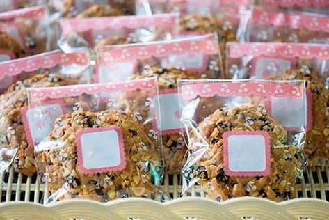 How To Package Cookies For A Bake Sale – Melanie Cooks Cookies Packaging Ideas Diy, Kids Bake Sale, Fundraiser Bake Sale, Package Cookies, Bake Sale Cookies, Bake Sale Desserts, Bake Sale Treats, Individually Wrapped Cookies, Amazing Cookie Recipes