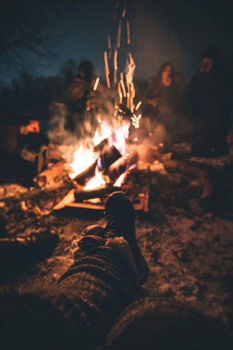 Honor the balance of light and dark with these simple yet meaningful Fall Equinox activities, from crafting seasonal decor to enjoying an autumn bonfire. 🔥🍁 #MabonRituals #FallEquinoxIdeas #SeasonalTraditions Fall Equinox Aesthetic, Mabon Aesthetic, Challenge Aesthetic, Autumn Bonfire, Fall Traditions, November Aesthetic, November Mood, Fall Bonfire, Candle Color Meanings