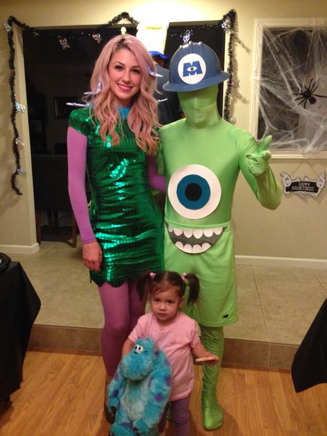 Mike Wazowski, Celia and Boo costumes from Monsters Inc. DIY Monsters Inc Family Costume, Sanderson House, Monsters Inc Costume Diy, Monsters Inc Halloween, Ideas Disfraz, Family Themed Halloween Costumes, Cupcake Costume, Mermaid Halloween Costumes