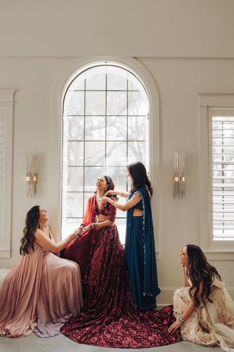 Bridesmaids in mismatched, colorful outfits Indian Bridal Party Photos, Sister Of The Bride Photos, Bridesmaid Indian Outfits, Bridesmaid Picture Ideas, Mismatched Outfits, Bridesmaids Poses, Bridesmaid Portraits, Indian Bridesmaids Outfits, Desi Bridesmaids