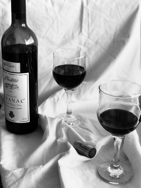 #wine #bottleodwine #glassofwine #drinks #blackandwhite Wine Black Aesthetic, Wine Black And White Aesthetic, Black And White Wine Aesthetic, Wine Bottle Asthetic Picture, Black Wine Aesthetic, Wines Aesthetic, Wine Astethic, Wine Black And White, Ash Princess