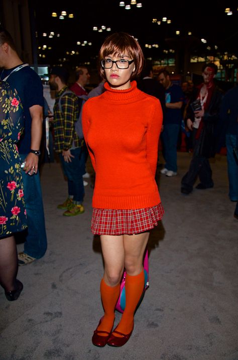 Velma Velma From Scooby Doo, Velma Halloween Costume, Velma Costume, Scooby Doo Costumes, Velma Cosplay, Velma Scooby Doo, Daphne Costume, Daphne And Velma, Scooby Snacks