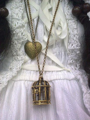 love this birdcage on long chain necklace.... Birdcage Aesthetic, Locket Necklace Aesthetic, Necklace Aesthetic, Pretty Princess, Locket Necklace, Locket, Fairy Tales, Arrow Necklace, Jewelry Box