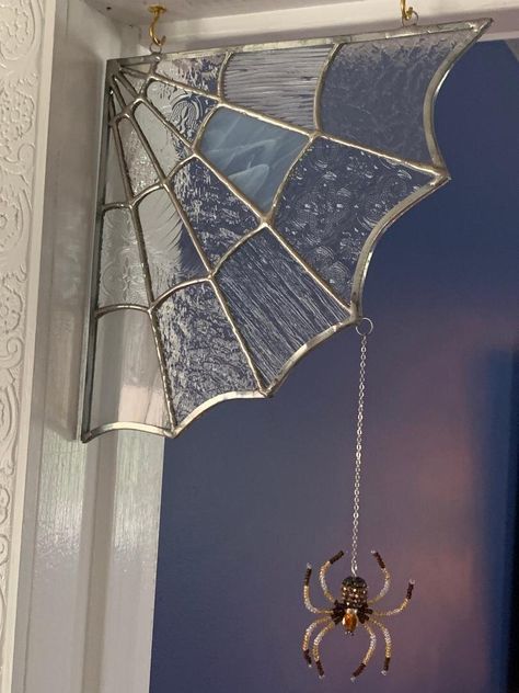 Stained Glass Flower Lamp, Aesthetic Stained Glass Art, Whimsigoth Dining Table, Spider Web Stained Glass Window, Spider Web Room Decor, Cool Stained Glass Art, Stained Glass Hanging Art, Stained Glass Cobweb, Spider Web Stained Glass Pattern