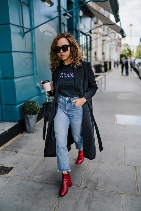 Red Booties Outfit Winter, Red Booties Outfit, Casual Bar Outfits, Red Boots Outfit, Samantha Maria, Influencer Outfit, Mohair Coat, Outfit Botas, Winter Boots Outfits