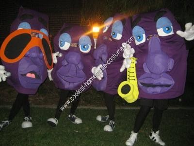 Homemade California Raisins Group Halloween Costumes: We made the coolest Homemade California Raisins Group Halloween Costumes of 2010. We created real life California Raisins. My friends and myself always 80s Shows And Movies, California Raisins Costume, 80s Pop Culture Costume, 80s Tv Show Costumes, 80's Costume Ideas, 80s Cosplay, 80s Costume Ideas, 80s Cartoon Costumes, Diy Voodoo Doll Costume