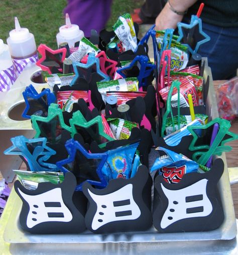 Rock Star Party Favors, Festa Rock Roll, Rock And Roll Birthday Party, Music Party Favors, Guitar Party, Pop Star Party, The Frugal Crafter, Rockstar Party, Music Festival Party