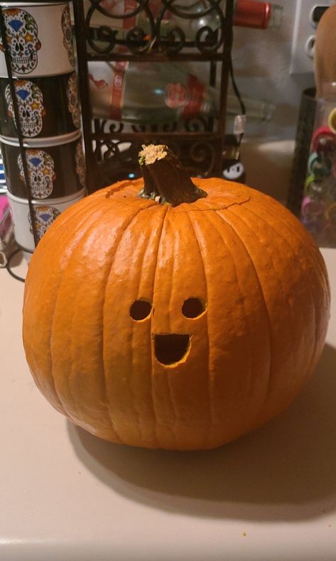 Goofy Pumpkin Carving Ideas, Goofy Pumpkin Carving, Pumpkin Carving Ideas Mushroom, Pumpkin Carving Mushroom, Mushroom Pumpkin Carving, Silly Pumpkins, Goofy Pumpkin, Mushroom Pumpkin, Funny Pumpkin Carvings