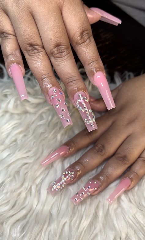 Dollar Sign Nails Design, Bad And Boujee Nails Pink, Dollar Nails Designs, Dollar Sign Nails, Money Sign Nails, Money Bag Nails, Money Acrylic Nails, Pink Money Nails, Gangster Nails Designs