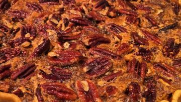 Dear Abby's Famous Pecan Pie Recipe - Food.com Sweet Potato Pecan Pie, Dear Abby, Pecan Pie Crust, Southern Pecan Pie, Sweet Potato Pecan, Famous Recipe, Pecan Pie Recipe, Potato Pie, Gas Oven