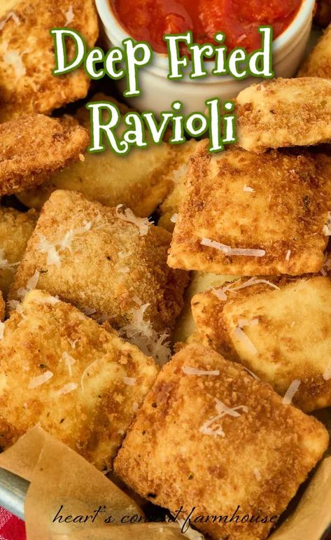 If you love ravioli, you'll love this deep fried ravioli recipe! Using pre-made frozen ravioli and a panko breading, you'll have an easy ravioli recipe on the table in no time! Make this for an easy dinner recipe for those busy weeknights! || Heart's Content Farmhouse Deep Fried Ravioli Frozen, Fried Ravioli Recipe Frozen, Frozen Ravioli Recipes Easy, Chicken Ravioli Recipe, Easy Ravioli Recipe, Deep Fried Ravioli, Frozen Ravioli Recipes, Fried Ravioli Recipe, Easy Ravioli