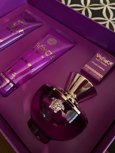 Versace Purple Perfume, Versace Perfume Aesthetic, Purple Perfume Aesthetic, Versace Dylan Purple, Versace Perfume Woman, Perfume Versace Mujer, Purple Perfume Bottle, Versace Perfumes, Versace Aesthetic