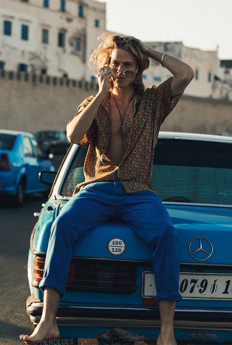 Biel Juste Models Moroccan-Inspired Style for Reserved Morocco Men Fashion, Hippie Outfits Men, Biel Juste, Boho Men Style, Urban Portraits, Morocco Photography, Mediterranean Vibes, Morocco Fashion, Hippie Men