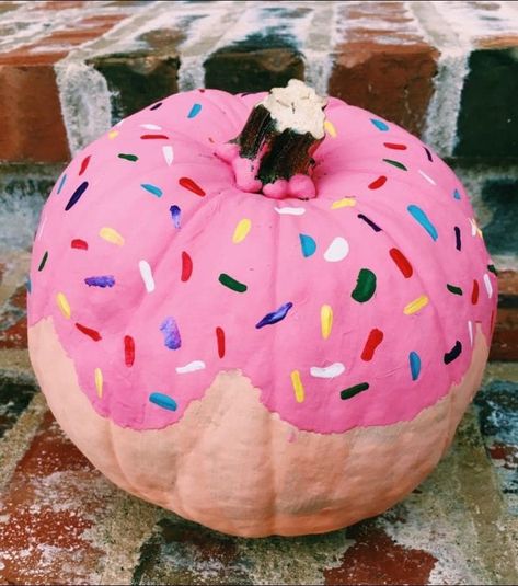 Forever Fall & Halloween🎃🍁 Painted Donut Pumpkin, Pumpkin Donut Painting, Pumpkin Painting Food Theme, Pumpkin Decorating Food Theme, Pumpkin Painting Donut, Cute Ideas For Pumpkin Painting, Doughnut Pumpkin Painting, Donut Painted Pumpkin, Adult Painted Pumpkins