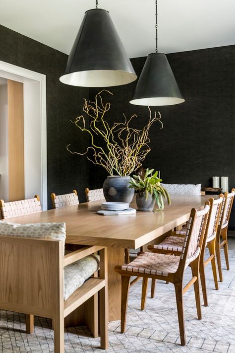 Organic Modern Dining Room, Light Wood Dining Table, Lindye Galloway, Woven Dining Chairs, Dining Room Design Modern, Dining Room Wallpaper, Dining Room Contemporary, Beautiful Kitchen Designs, Dinner Room