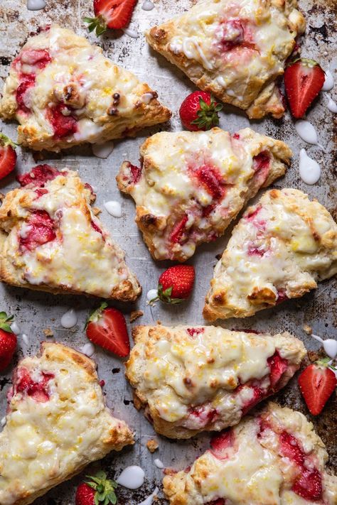 These Strawberry Cream Cheese Scones are no ordinary scone recipe. They are light and fluffy, not dry and not too sweet with surprise bits of real strawberries and cream cheese that are reminiscent of cheesecake. Pre-freezing the cubes of cream cheese and strawberries help make these scones just a little bit easier especially if you are using extra ripe summer strawberries. Strawberry Cream Cheese Dessert, Apple Cinnamon Scones Recipe, Cream Cheese Scones, Cream Scones Recipe, Cheese Scone Recipes, Snacking Cake, Berry Scones, Strawberry Scones, Cream Cheese Bread