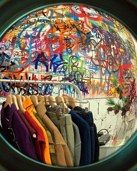 Graffiti Room, Graffiti Designs, Street Graffiti, Art Street, Art Graffiti, The Rack, Graffiti, Wall, Pins