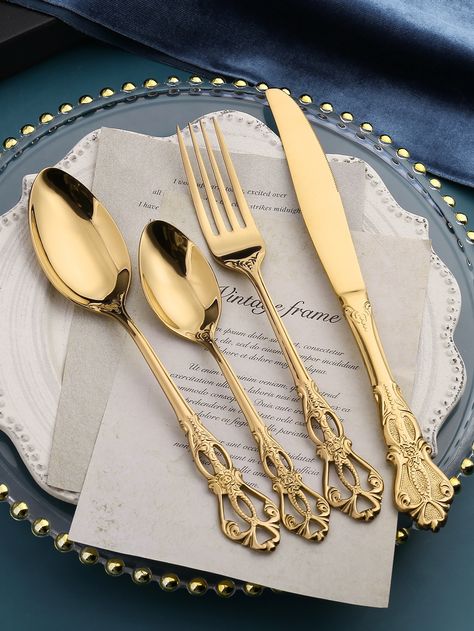 Fancy Utensils, Gold Cutlery Table Setting, Gold Christmas Aesthetic, Cute Silverware, Wedding Utensils, Victorian Table Setting, Plain Kitchen, Gold Utensils, Gold Place Setting