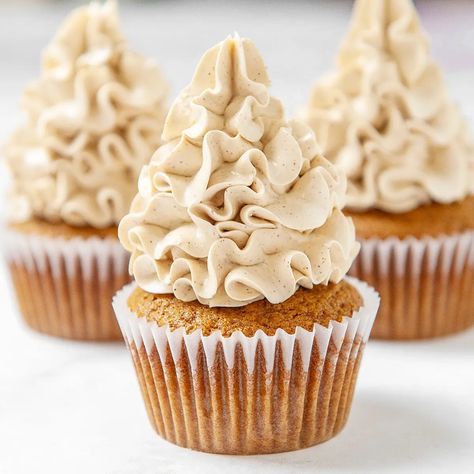 Brown Sugar Swiss Meringue Buttercream – Sugar Geek Show Cupcake Toppings, Gingerbread Cake Recipe, Vanilla Aesthetic, Apple Spice Cake, Moist Vanilla Cake, Fresh Apple Cake, Winter Baking, Pumpkin Spice Cake, Vanilla Cake Recipe