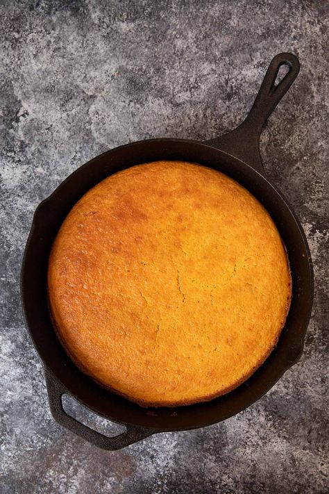 Cornbread In Skillet, Crispy Cornbread Cast Iron Skillet, Cornbread Leftovers, Skillet Cornbread Cast Iron, Bisquick Cornbread Recipe, Cornbread In Cast Iron Skillet, Cornbread In Cast Iron, Bisquick Cornbread, Cast Iron Muffin Pan