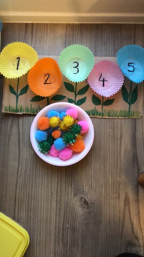 Diy Counting Activities, Flower Math Activities For Toddlers, Flower Numbers Preschool, April Showers Bring May Flowers Preschool Activities, Flowers Math Activities Preschool, Flower Games For Preschool, Plant And Flower Activities Preschool, Number Recognition Activities Toddlers, Counting Flowers Preschool