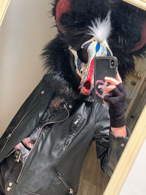 Skull Dog Fursona, Skulldog Mask, Skull Dog Fursuit, Skulldog Fursuit, Dino Mask Paint Ideas, Fursuit Photography, Fursuit Inspiration, Dino Mask, Skull Dog