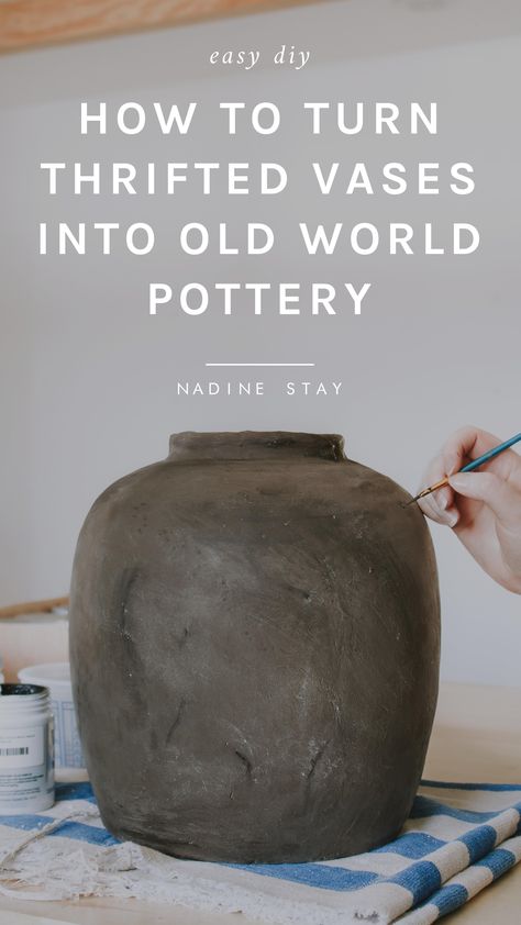 Diy Old Pottery Vase, Aged Pots Diy, Diy Faux Clay Pot, Diy Antique Pottery, Diy Faux Pottery Vase, Flour And Paint Vase, Old World Pottery Diy, Thrifted Vases Diy, Diy Faux Clay Vase