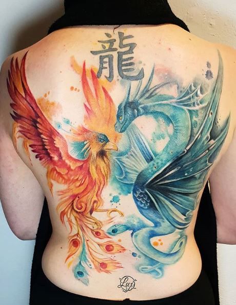 Phoenix Tattoos - Designs, Ideas & Meaning Dragon Tattoo Ideas For Women, Phoenix Back Tattoo, Phoenix Tattoo Feminine, Floral Back Tattoos, Fierce Dragon, Dragon Tattoo Ideas, Phönix Tattoo, Baby Tattoo Designs, Phoenix Tattoos