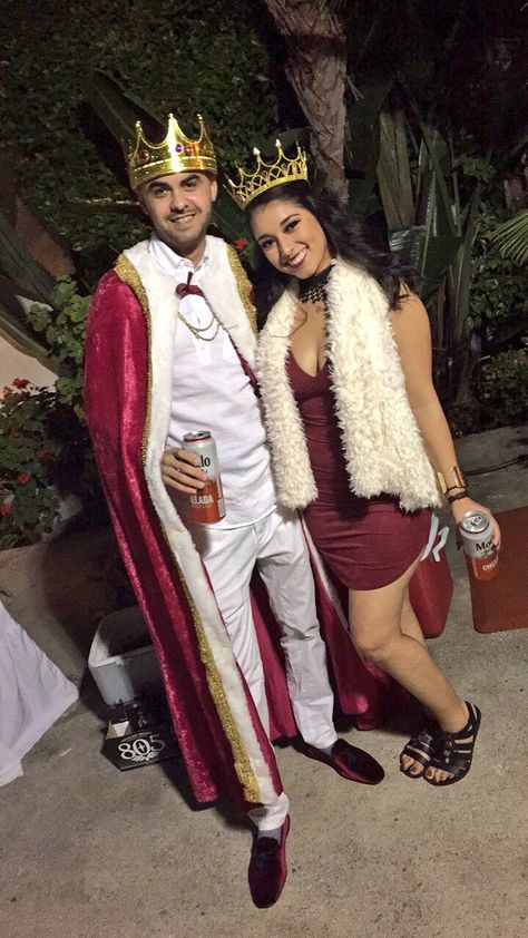 King and queen Halloween costumes. Couple costume ideas King And Queen Halloween Costumes Couple, Prom King And Queen Costume, King And Queen Halloween Costumes, Queen Costume Diy, Halloween Ideas Costumes Women, King Halloween Costume, King And Queen Costume, Halloween Ideas Costumes, Halloween Costumes Couple