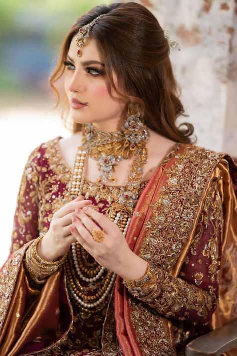 Pakistani Wedding Hairstyle, Open Hair Bride, Open Hairstyles For Bride, Bridal Hairstyles Pakistani, Pakistani Hairstyle, Pakistani Hairstyles, Neelam Munir, Hairstyle For Bride, Pakistani Wedding Hairstyles