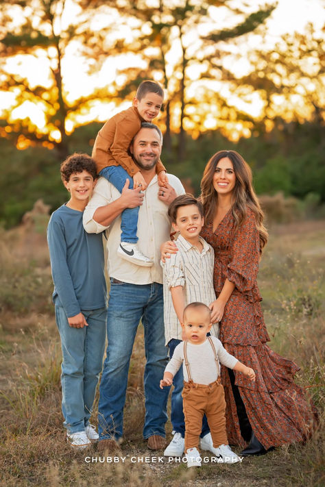 fall family photo outfits color combos, fall in Texas, fall family photo what to wear, family of 6 what to wear Family Of 6 Family Photos, Family Photos Outside Fall, Family Photo Outside Fall, How To Pose A Family Of 6, Taking Family Pictures Yourself, Family Photoshoot Family Of Five, Family 6 Photoshoot, Cute Fall Family Pictures, Family Photos With 5 Children