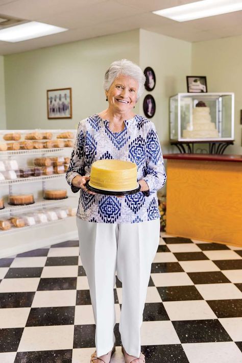 Dean Jacobs~ founder of Dean's Cake House.  Started her business at 60 years old and is still going...Andalusia, Alabama Andalusia Alabama, Breakfast Party Foods, Easy Dinner Casseroles, South Alabama, Paint Color Palettes, Classic Cake, Sweet Home Alabama, Bake Shop, Andalusia