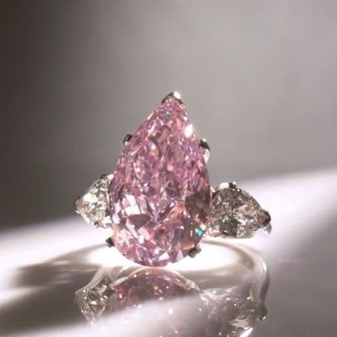 Sweet Pink 💎 #MargalitRings Pink Wedding Rings Diamond, Pink Diamond Ring Engagement, Crystal For Wealth, Pink Pear Diamond, Pear Shape Engagement Ring, Pear Cut Engagement Ring, Beautiful Diamond Ring, Pear Shape Ring, Pink Diamond Jewelry